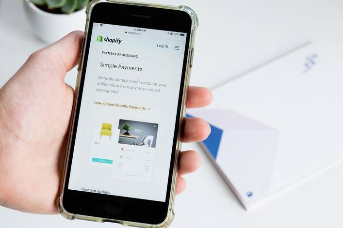 Shopify um PIM & DAM erweitern